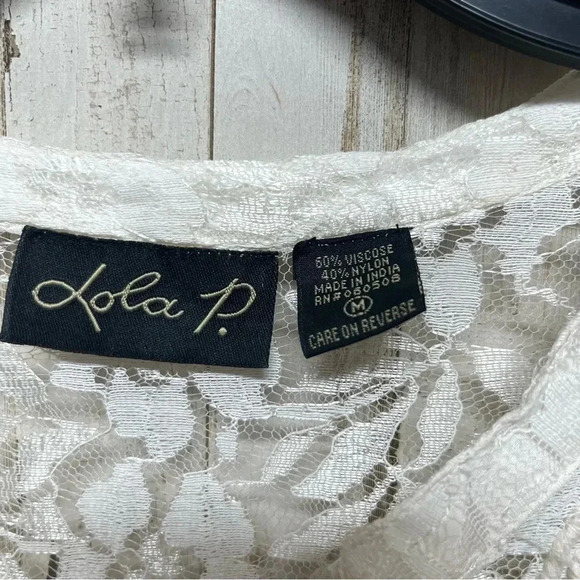 Lola P lace blouse top Womens size Medium Ivory Bell Sleeve - Picture 3 of 7